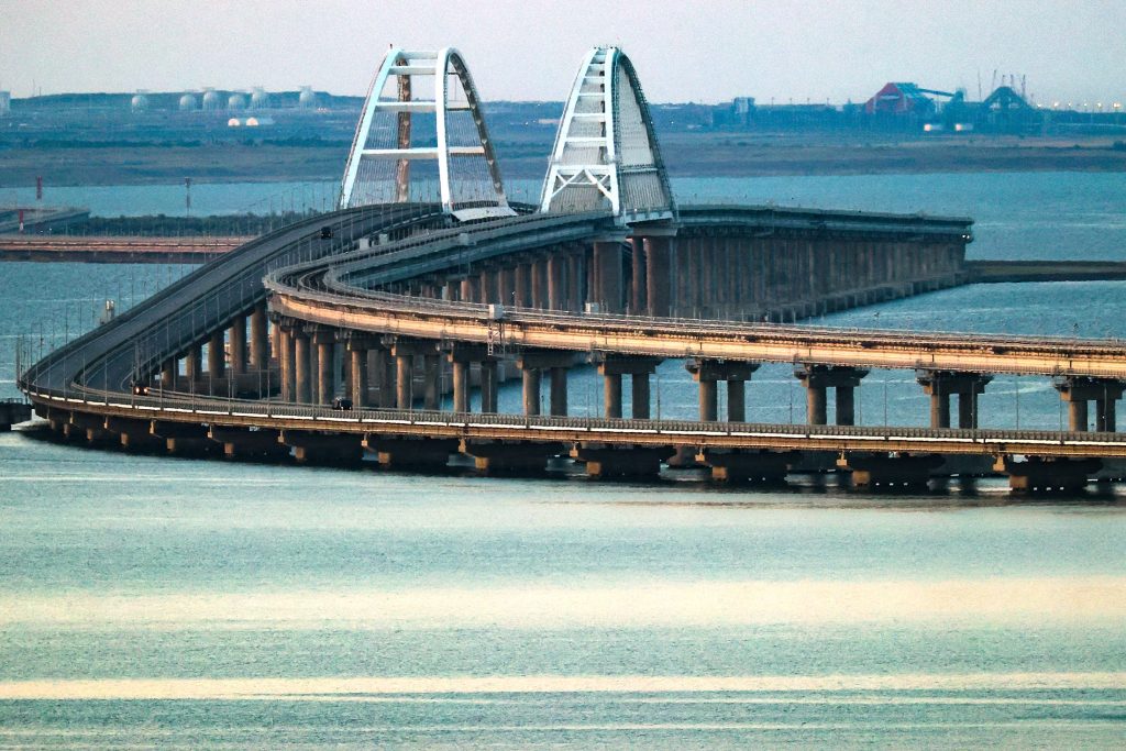 Движение по Крымскому мосту возобновлено, очередей нет Движение по Крымскому мосту возобновлено, очередей нет