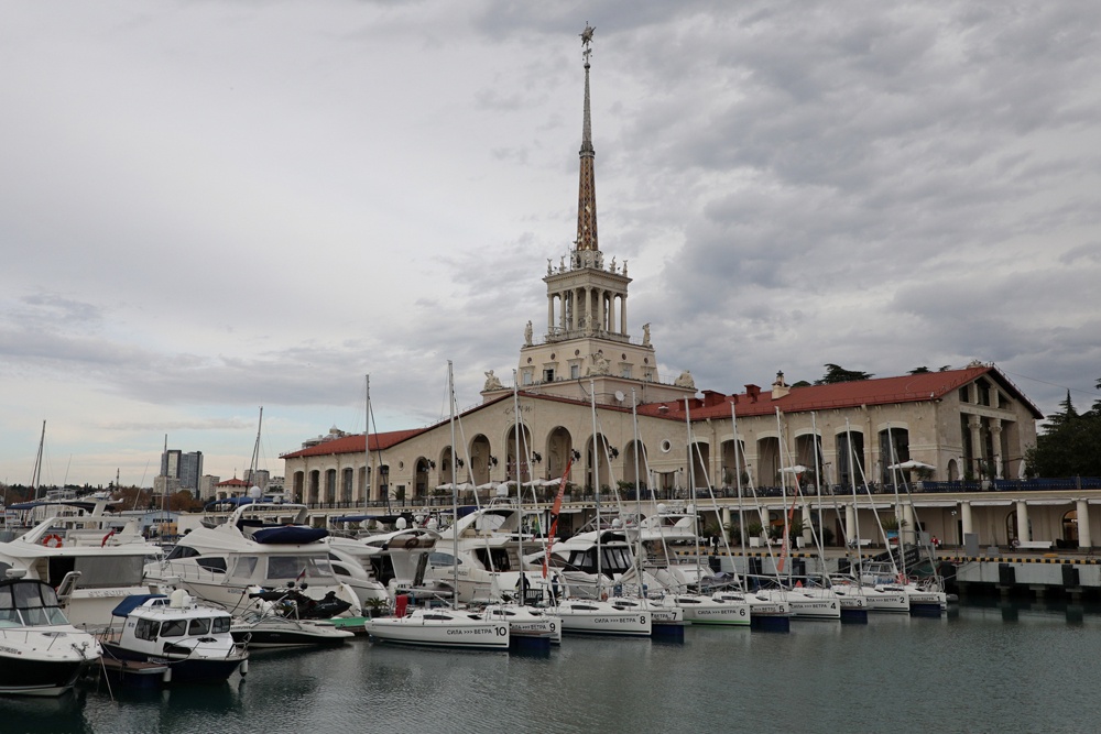 В морском порту Сочи ввели ограничения на передвижение яхт и катеров В морском порту Сочи ввели ограничения на передвижение яхт и катеров