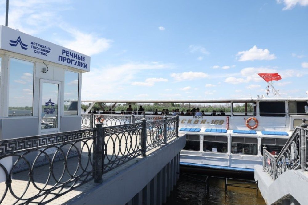 В Волгограде на выходных завершится работа речных трамваев В Волгограде на выходных завершится работа речных трамваев