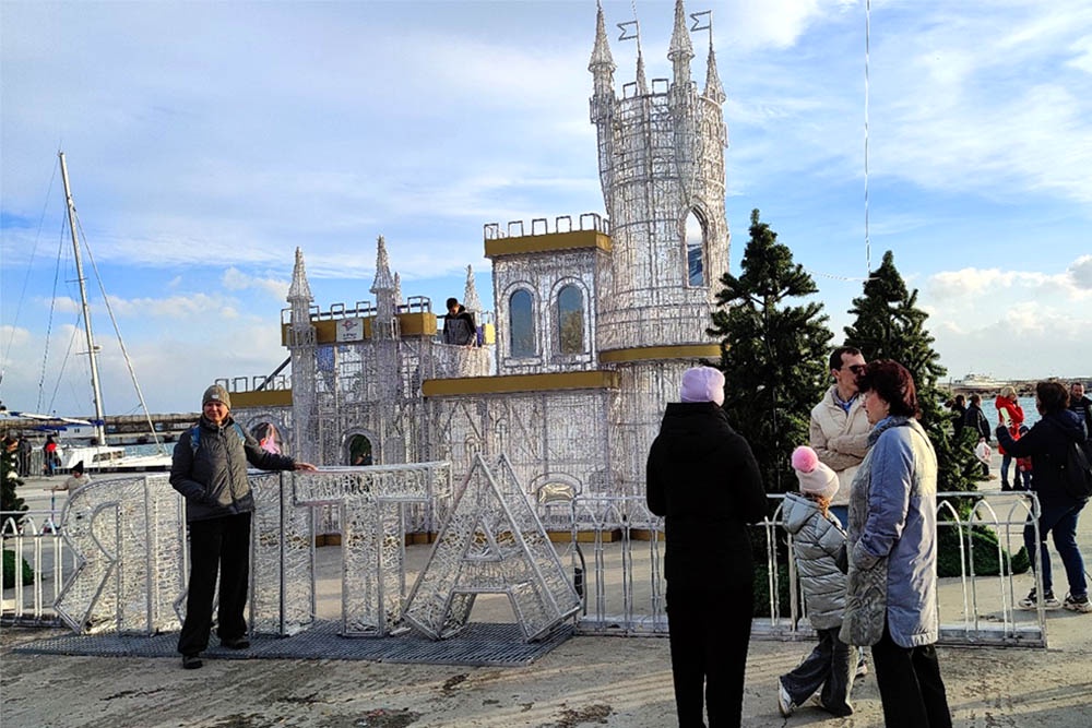 На Новый год – в Крым: Во сколько обойдутся каникулы у моря и что нового предлагают гостям во время зимнего отдыха На Новый год – в Крым: Во сколько обойдутся каникулы у моря и что нового предлагают гостям во время зимнего отдыха