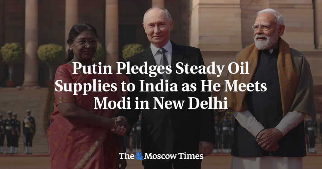 Путин Обещает Стабильные Поставки Нефти в Индию на Переговорах с Моди в Нью-Дели