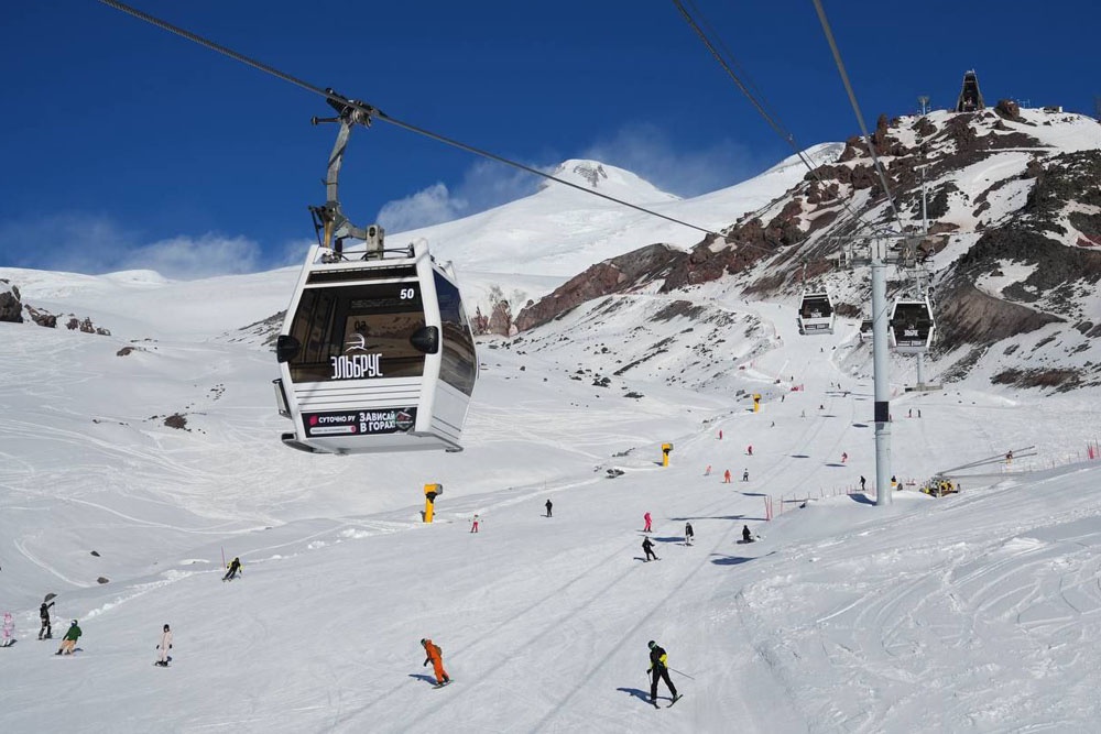 На Эльбрусе открыли зимний горнолыжный сезон в России На Эльбрусе открыли зимний горнолыжный сезон в России