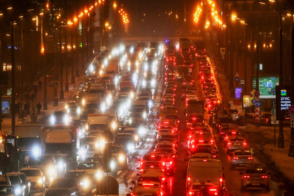 На дорогах 10 баллов: Новогодние пробки в Москве начались раньше обычного На дорогах 10 баллов: Новогодние пробки в Москве начались раньше обычного