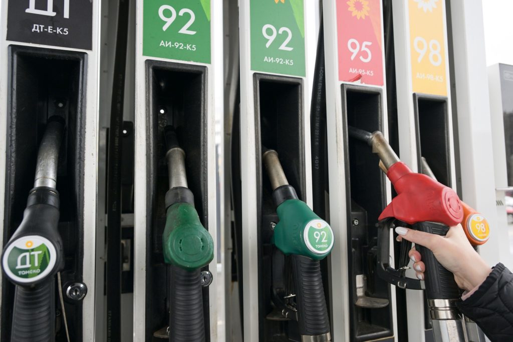 Эксперты объяснили, почему 92-й бензин расходуется быстрее, чем 95-й Эксперты объяснили, почему 92-й бензин расходуется быстрее, чем 95-й