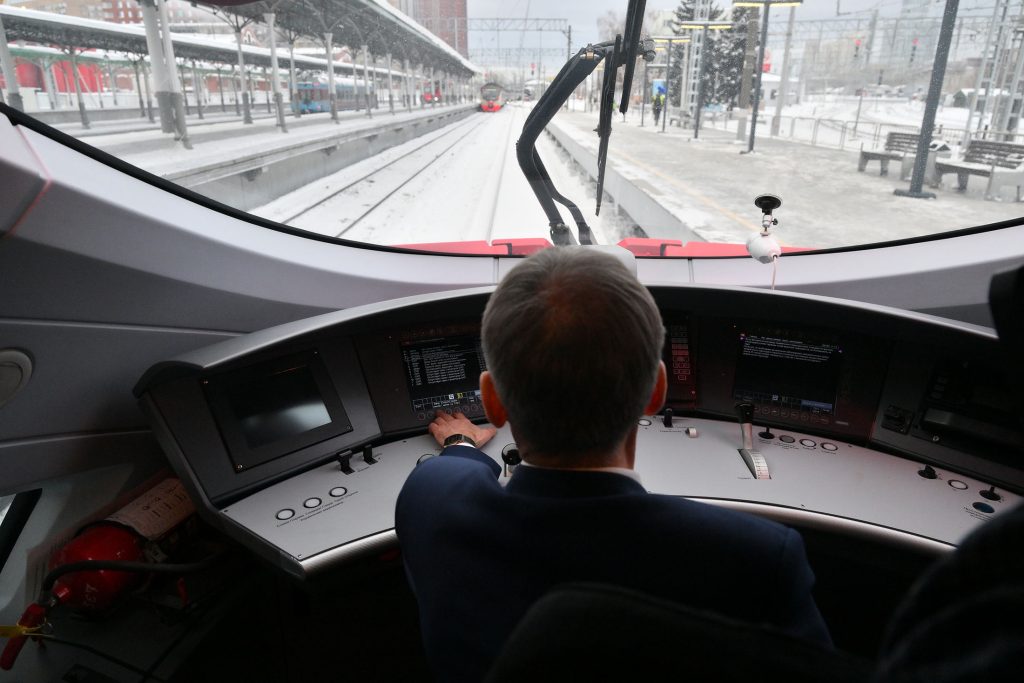 Пассажиры задержавшегося &quot;Сапсана&quot; приехали в Москву