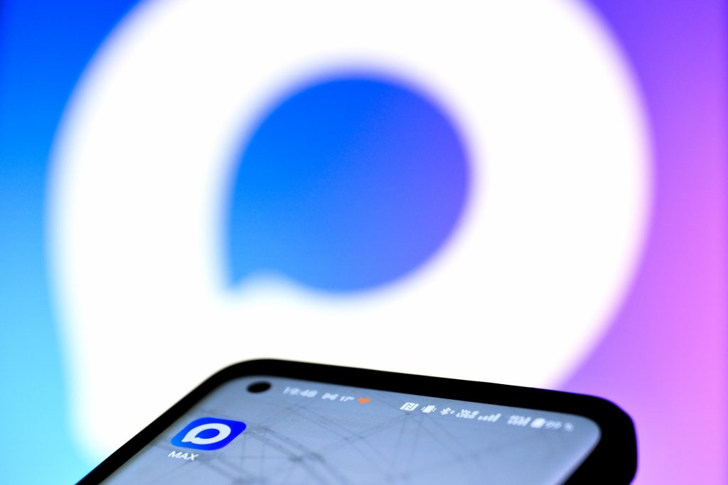 Россияне стали получать уведомления от “Госуслуг” о создании домовых чатов в MAX Россияне стали получать уведомления от “Госуслуг” о создании домовых чатов в MAX