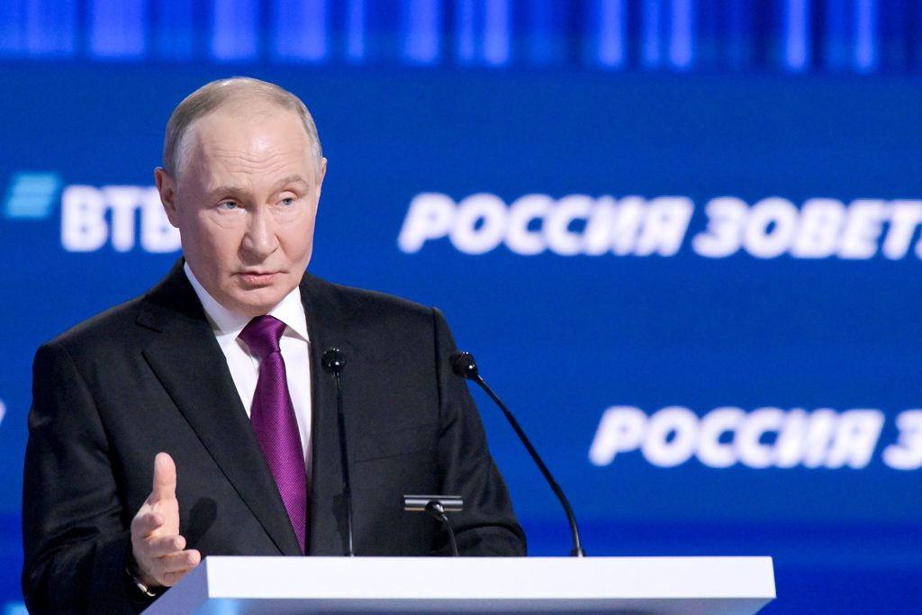 Владимир Путин оценил развитие экономики России Владимир Путин оценил развитие экономики России