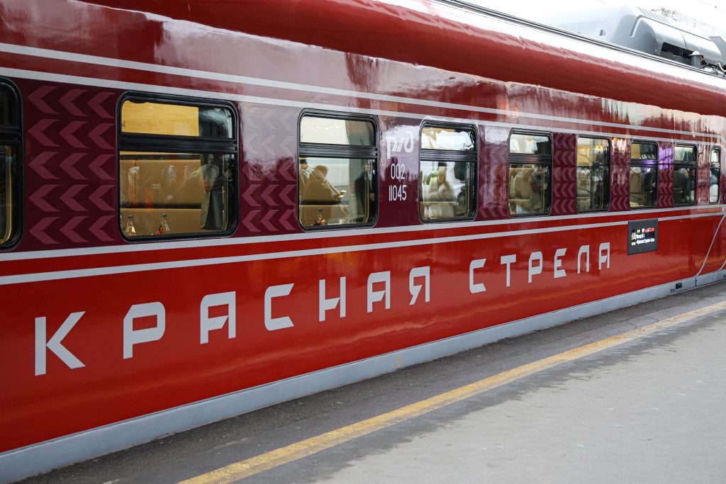 Обновленная “Красная стрела” прибыла из Санкт-Петербурга в Москву