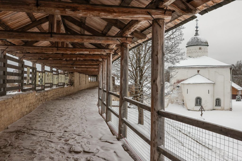 Город из “Повести временных лет”: Почему в Изборск едут со всей России?