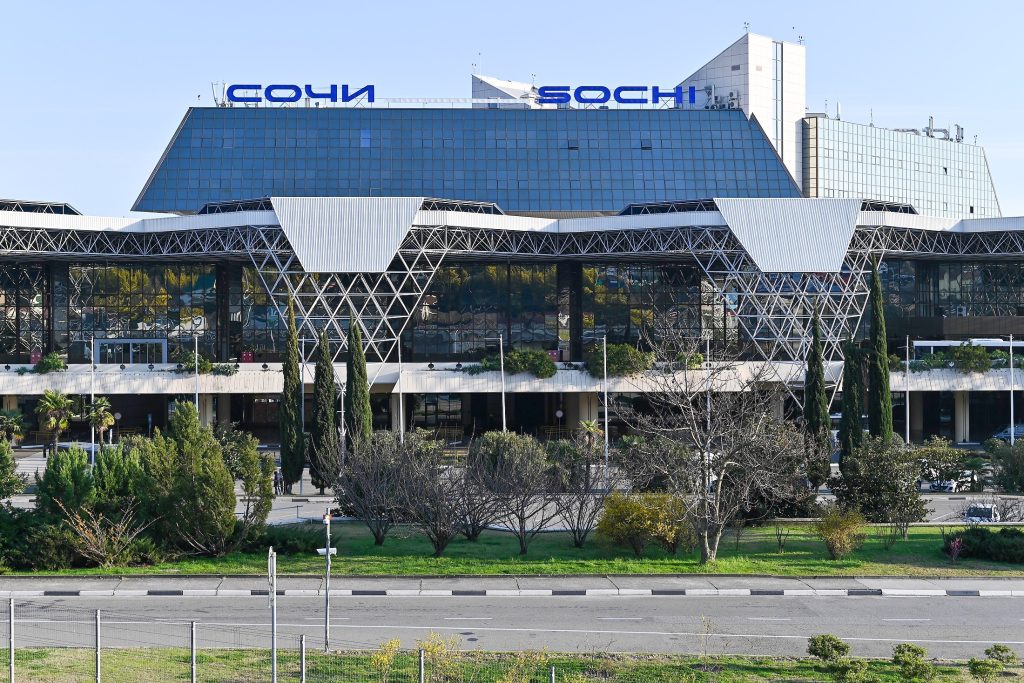 Росавиация ограничила работу аэропорта Сочи