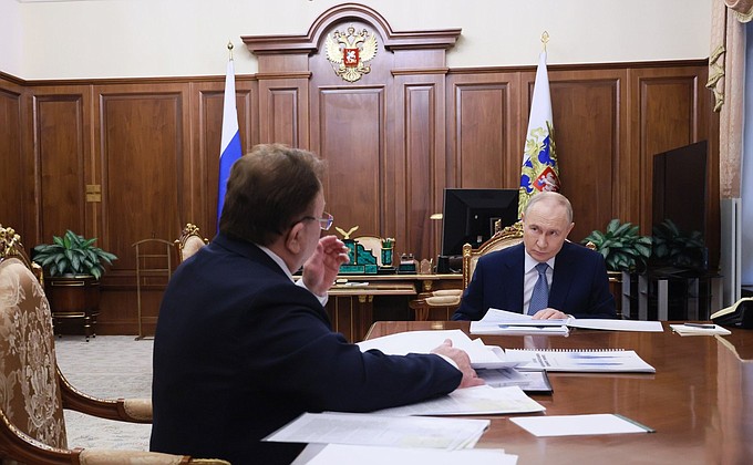 Президент России провел встречу с главой Ингушетии Махмуд-Али Калиматовым Президент России провел встречу с главой Ингушетии Махмуд-Али Калиматовым