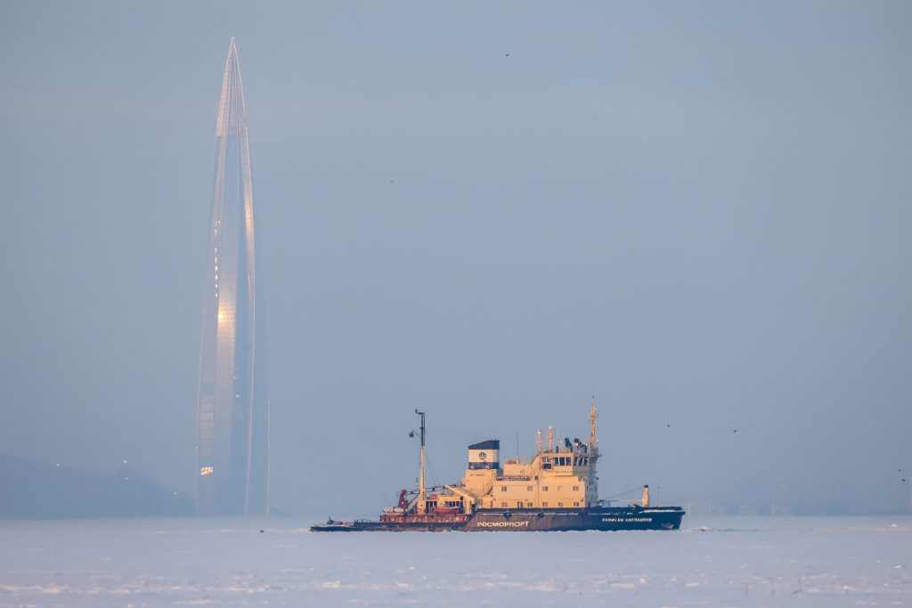 "Ъ": Экспорт через порты Финского залива оказался под угрозой остановки