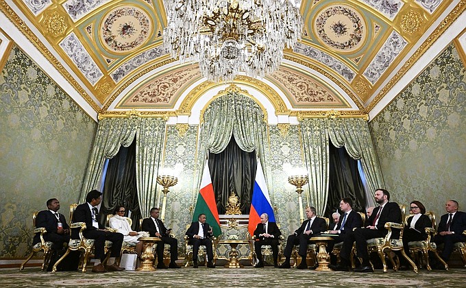 Российско-малагасийские переговоры: участие Президента России Российско-малагасийские переговоры: участие Президента России