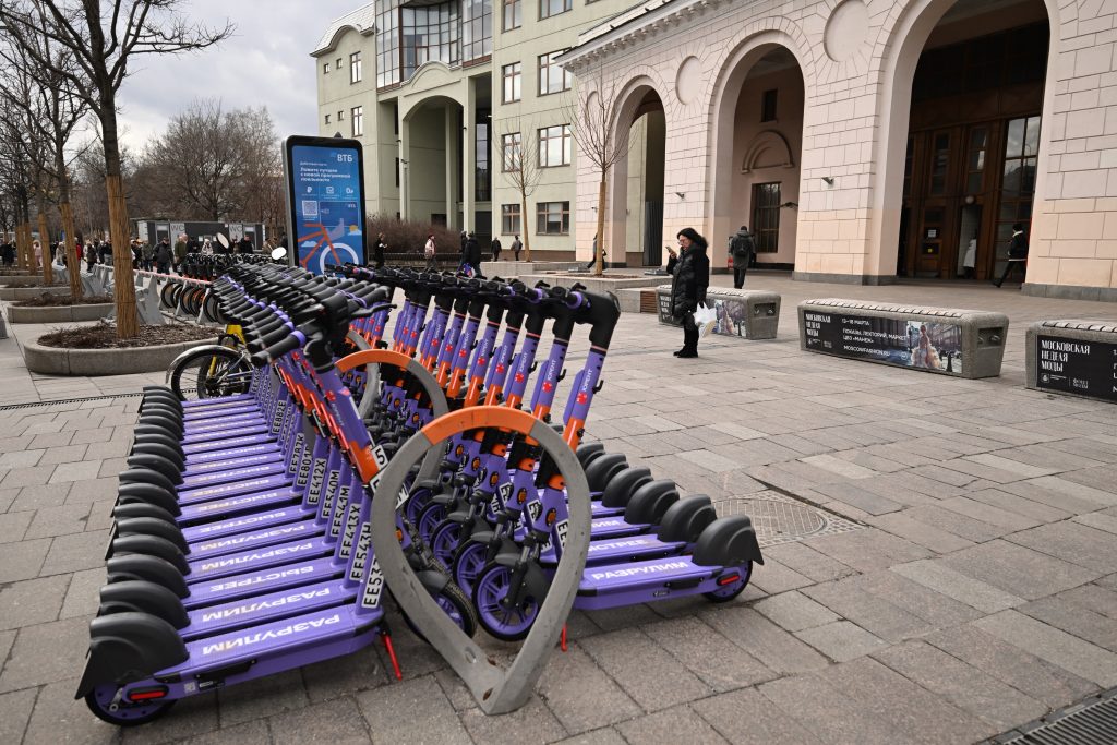 В скором времени улицы заполонят электросамокаты. Что ждать?