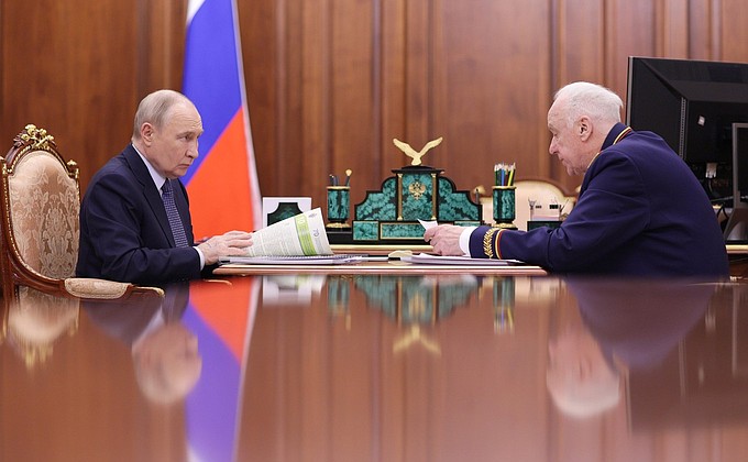 Совещание с главой Следственного комитета Александром Бастрыкиным Совещание с главой Следственного комитета Александром Бастрыкиным