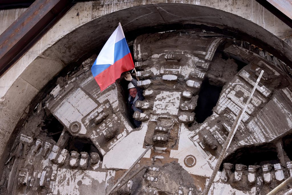 Заммэра Ефимов: Столичное метро строят "Виктория" и "Натали" Заммэра Ефимов: Столичное метро строят "Виктория" и "Натали"