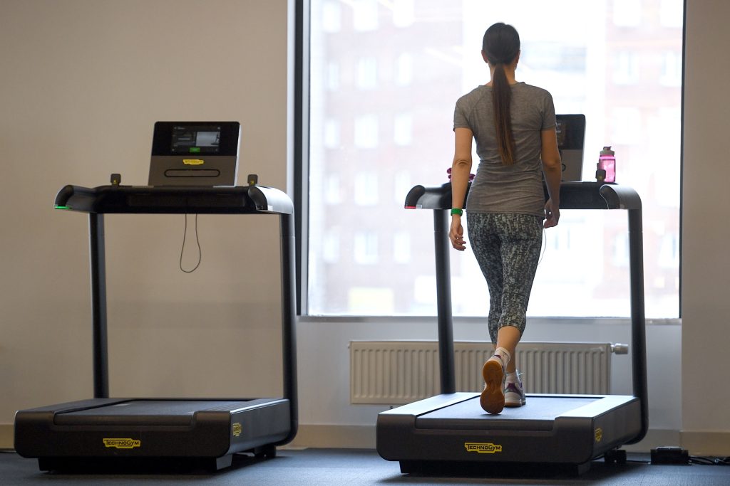 Молодежь платит за спорт в месяц сумму, которую их родители отдают за занятие