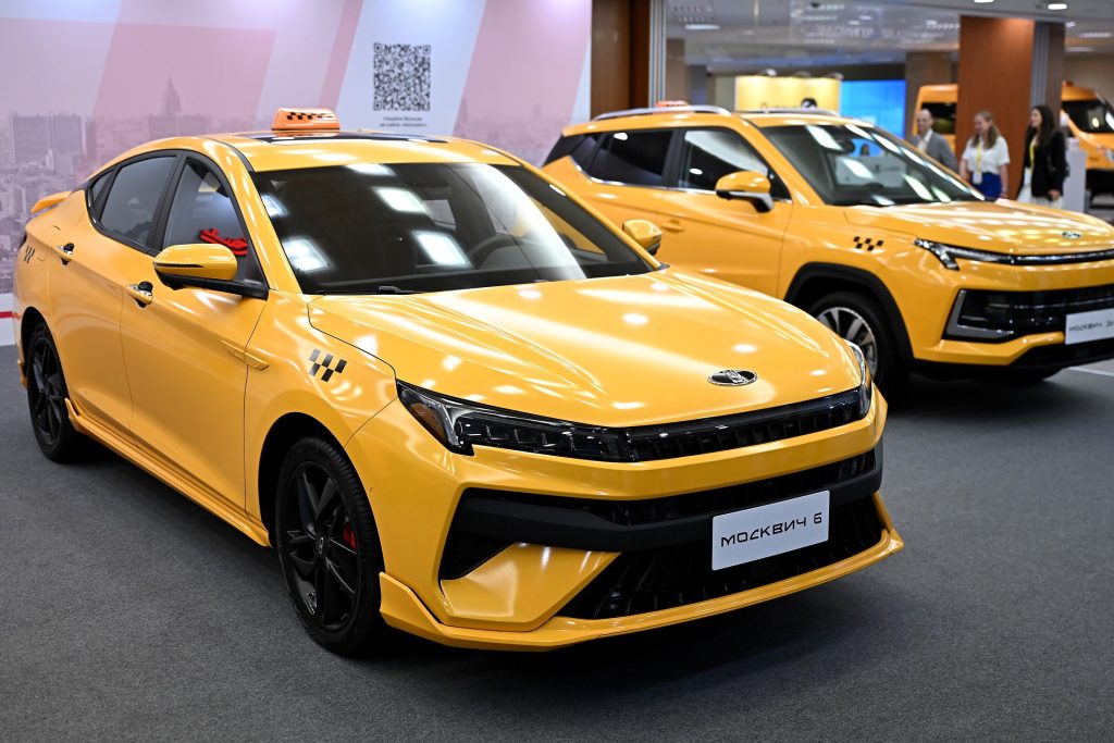 Минпромторг актуализировал перечень авто для работы в такси