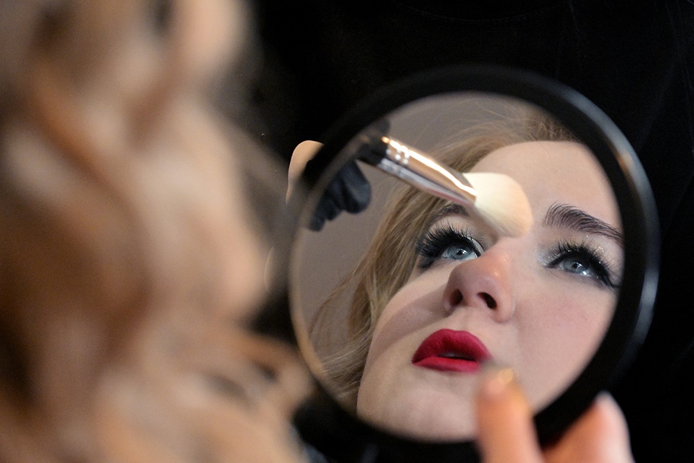 Не только цветы: как бизнес зарабатывает на 8 Марта Не только цветы: как бизнес зарабатывает на 8 Марта