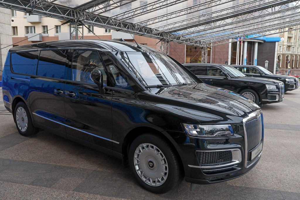 Минпромторг расширил список облагаемых налогом на роскошь авто Минпромторг расширил список облагаемых налогом на роскошь авто