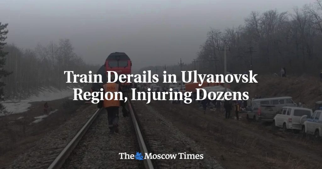 Сход поезда с рельсов в Ульяновской области привел к травмам десятков человек Сход поезда с рельсов в Ульяновской области привел к травмам десятков человек