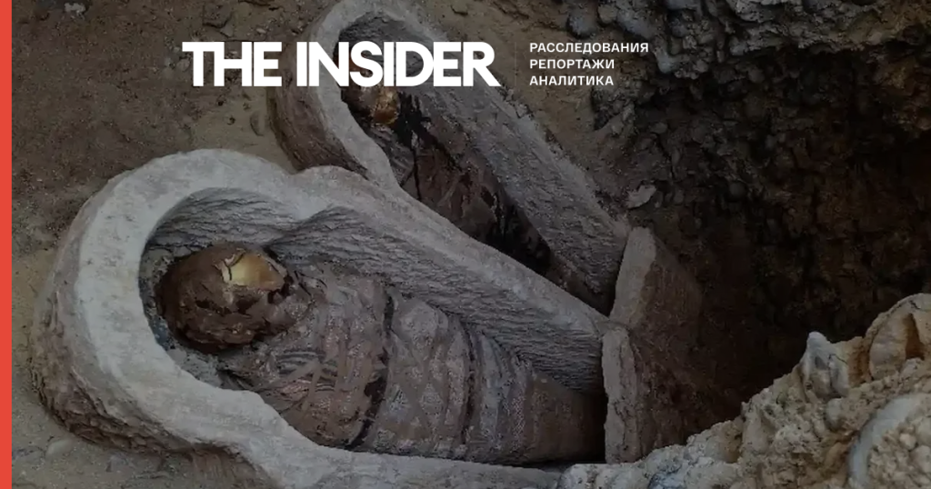 В египетской гробнице обнаружены мумии с золотыми языками и папирус с отрывком из «Илиады»