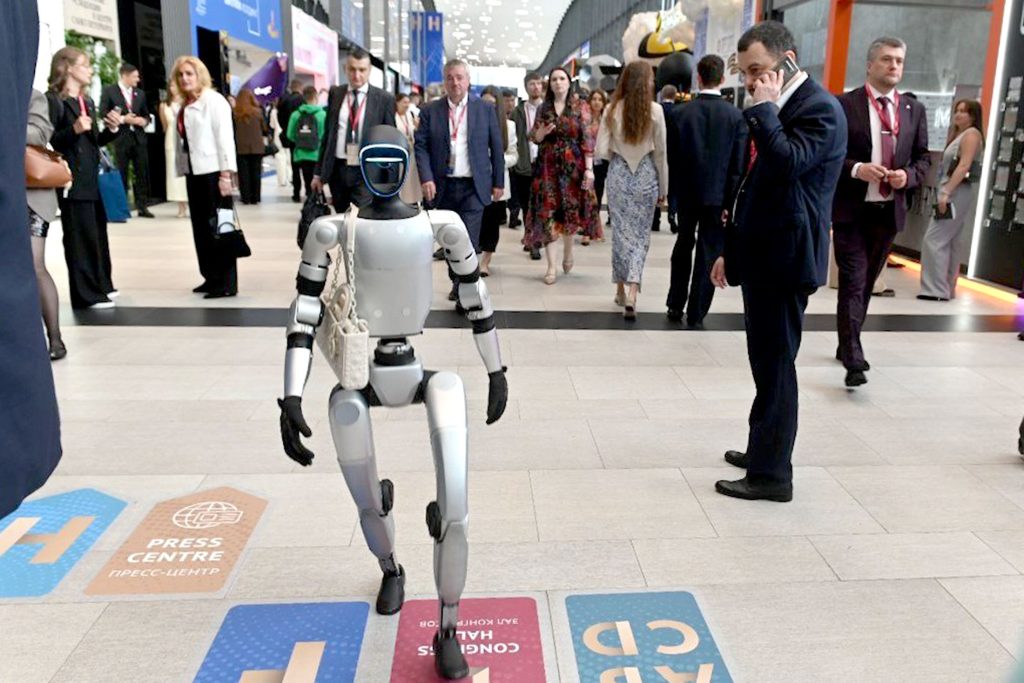 Как попасть на ПМЭФ 2026: регистрация, заявка и получение бейджа