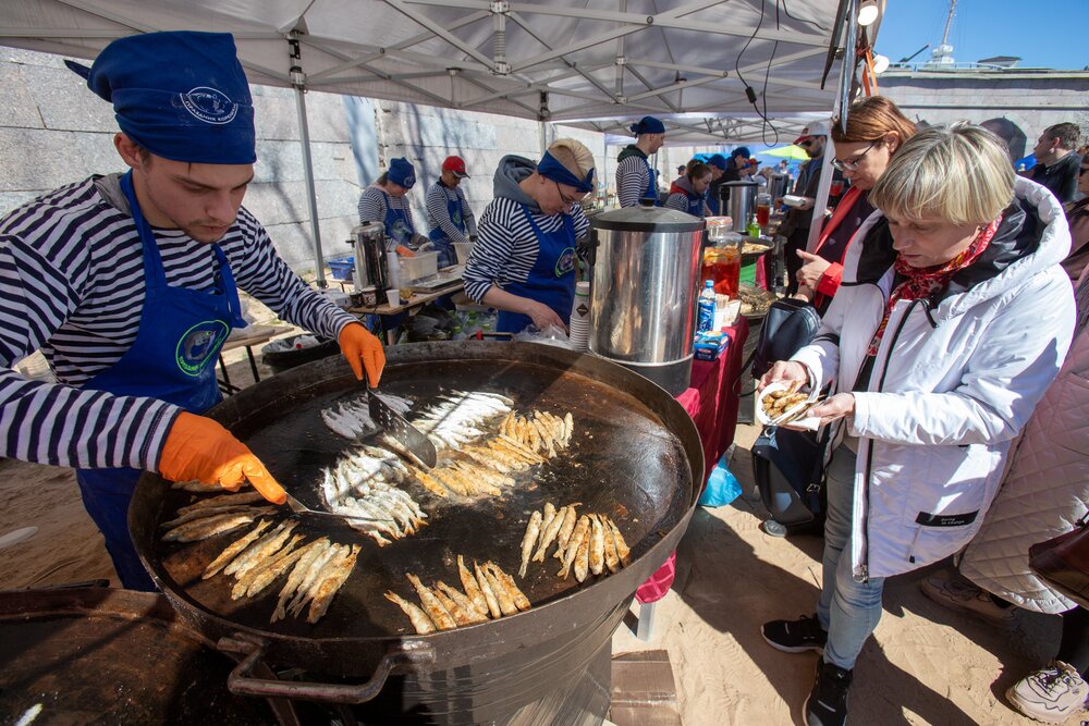 В Петербурге начался сезон корюшки В Петербурге начался сезон корюшки