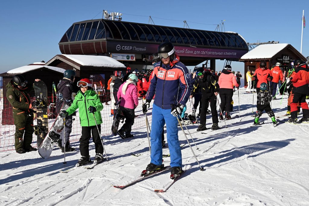Горнолыжные трассы на курортах Сочи закроются через неделю Горнолыжные трассы на курортах Сочи закроются через неделю