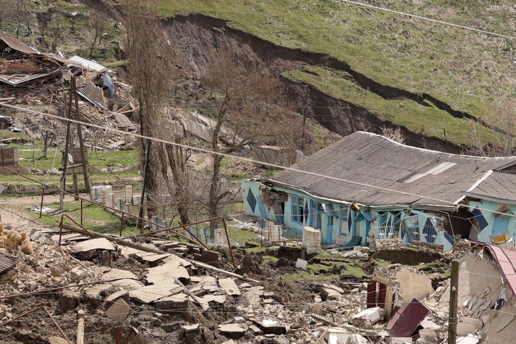 Путин: Необходимо разработать доступный механизм страховки имущества россиян