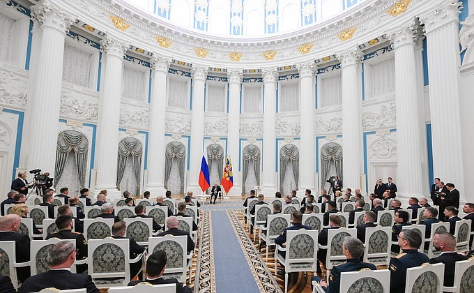 Встреча с выпускниками первой группы программы «Время героев» Встреча с выпускниками первой группы программы «Время героев»