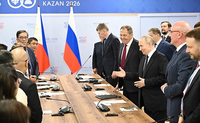 Переговоры с Президентом Филиппин Фердинандом Маркосом Переговоры с Президентом Филиппин Фердинандом Маркосом